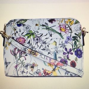 Textured Crossbody with Shoulder Strap- white